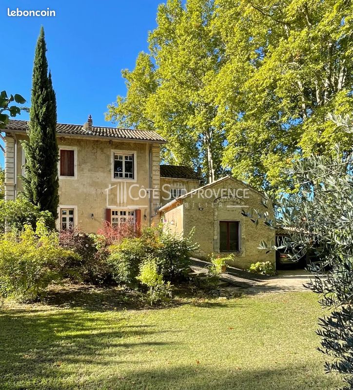Maison 165 m² · à Saint-Didier · 165 m² · 590 000 €