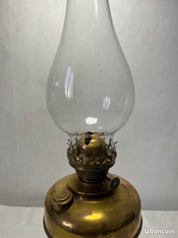 Lot De 2 : Petite Lampe à Pétrole Décorative En Verre Dépoli + Entonnoir - Doré