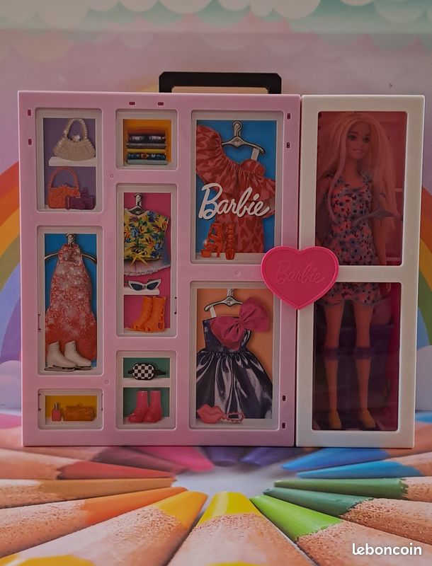 Camping-car Barbie de rêve avec 7 aires de jeu et plus de 60 accessoires