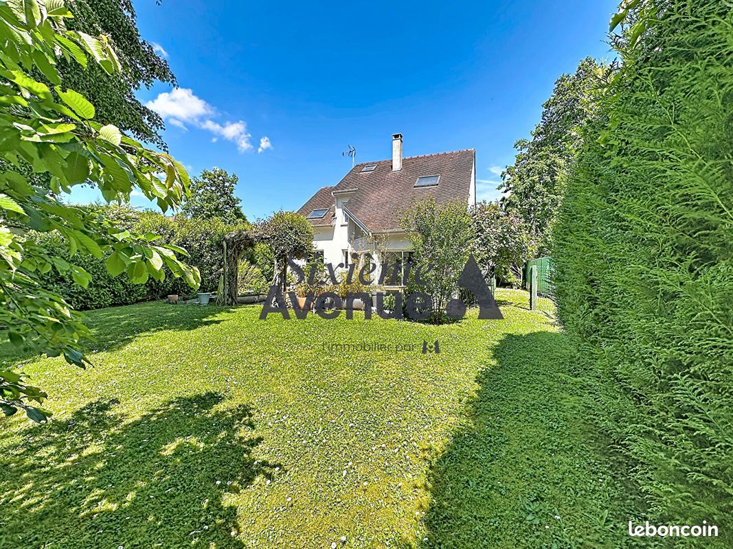 Maison 7 pièces 210 m² · à Le Plessis-Trévise · 210 m² · 695 000 €