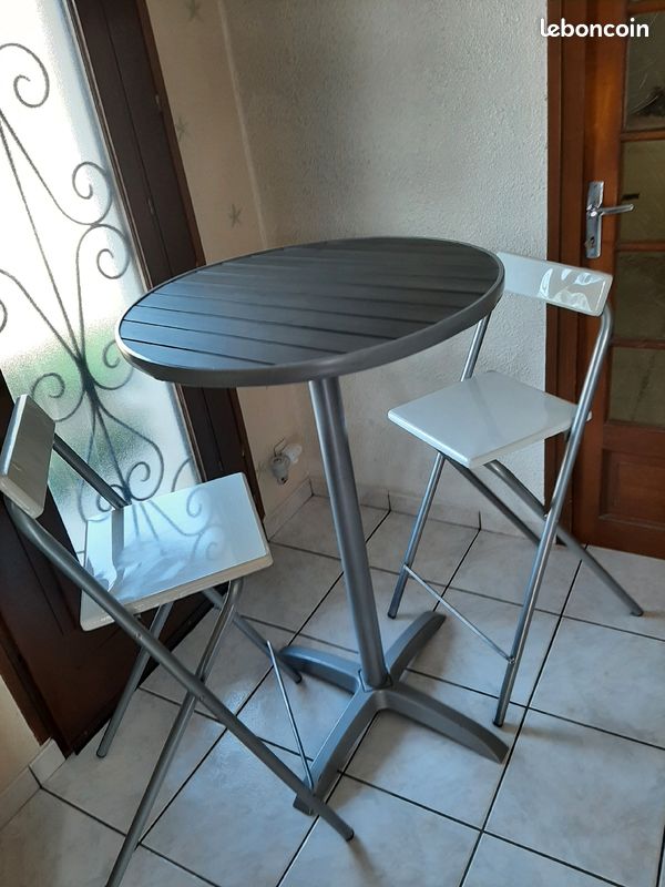 Vends mange debout avec 2 chaises hautes (image 1)