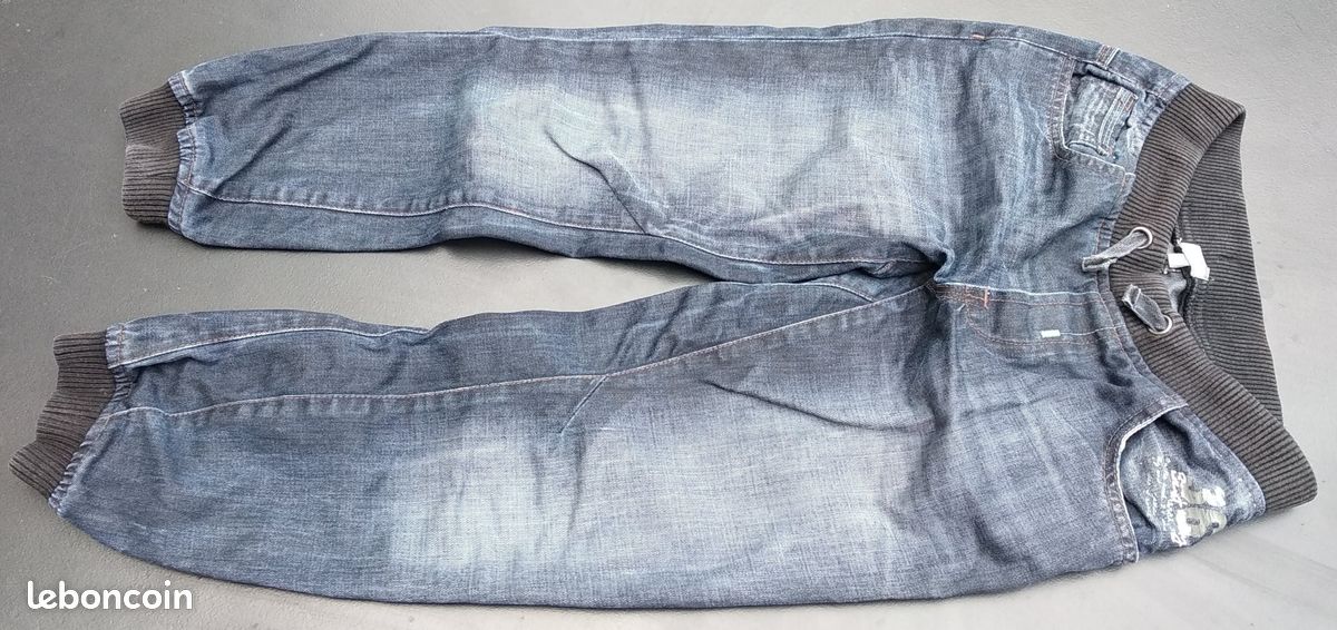 Lot de 2 jeans 10 ans état NEUF ceinture élastique (image 1)