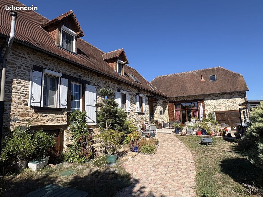Maison 7 pièces 234 m² · à Meuzac · 234 m² · 354 000 €