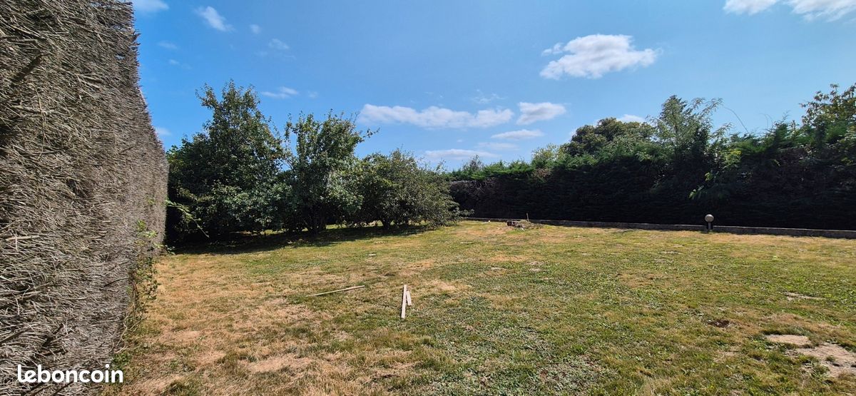 Terrain 700 m² · au Temple-de-Bretagne · 109 000 €