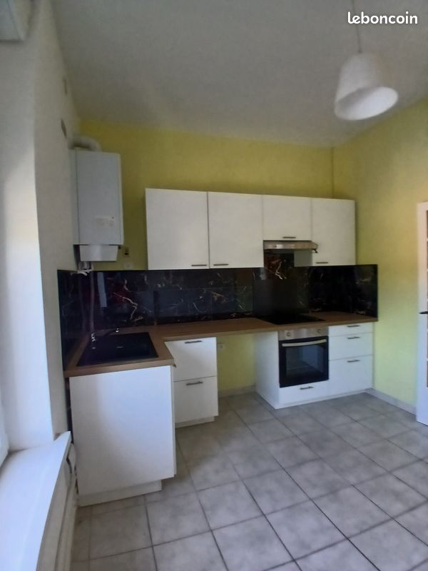 Appartement 3 pièces 50 m² · à Charleville-Mézières · 50 m² · 530 €
