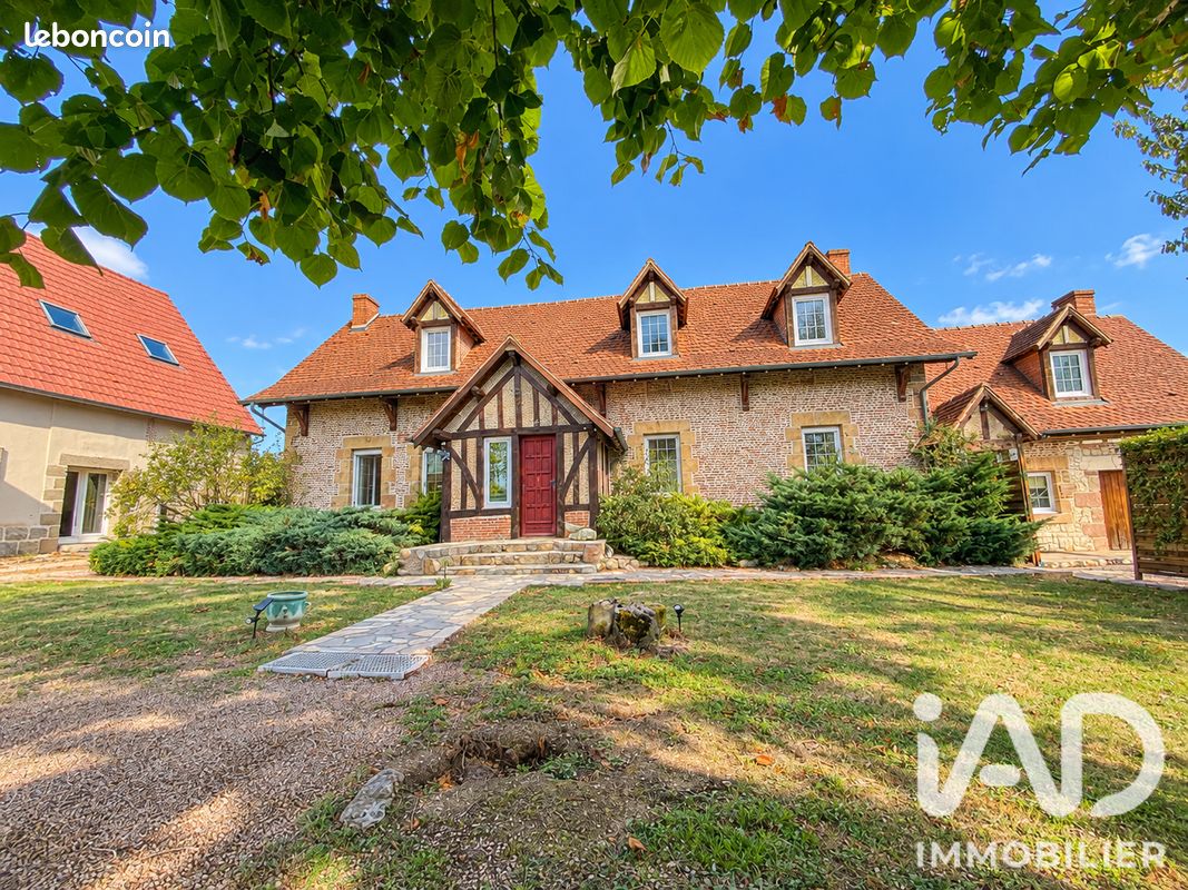 Maison 5 pièces 261 m² · à Toulon-sur-Allier · 261 m² · 2 120 000 €