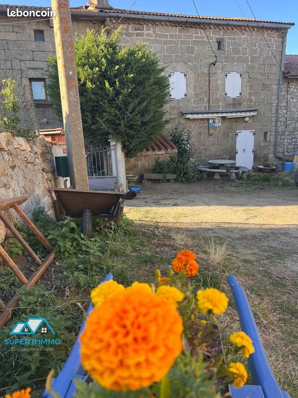 Maison 2 pièces 90 m² · à Venteuges · 90 m² · 54 000 €