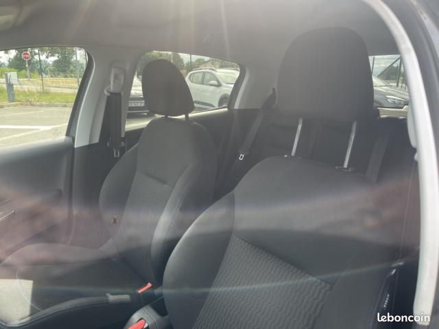 Peugeot 208 1.2 PureTech 82ch BVM5 Style (image 15)