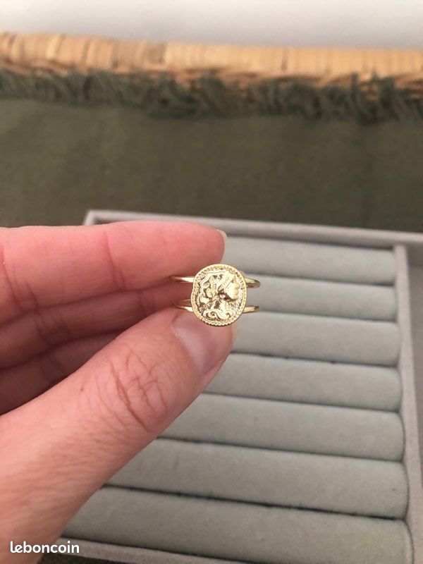 Bague style Louis d'or Acier inoxydable neuve Montres Bijoux