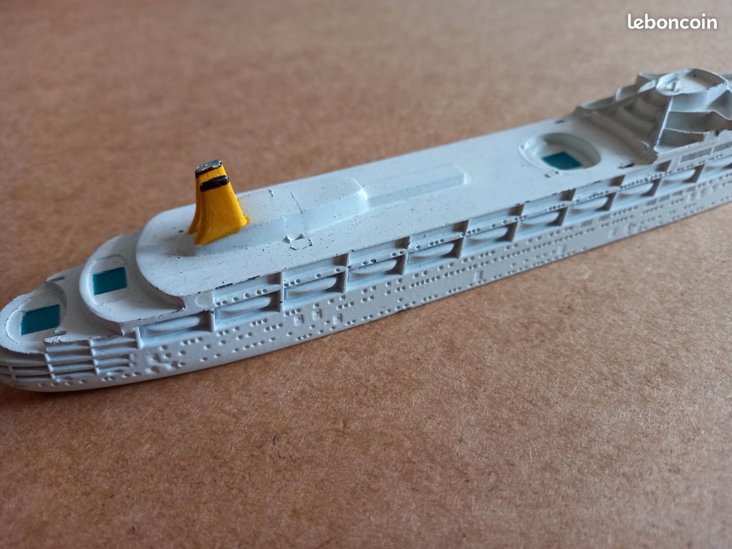 Paquebot- jouet ancien - RMS Canberra (image 4)