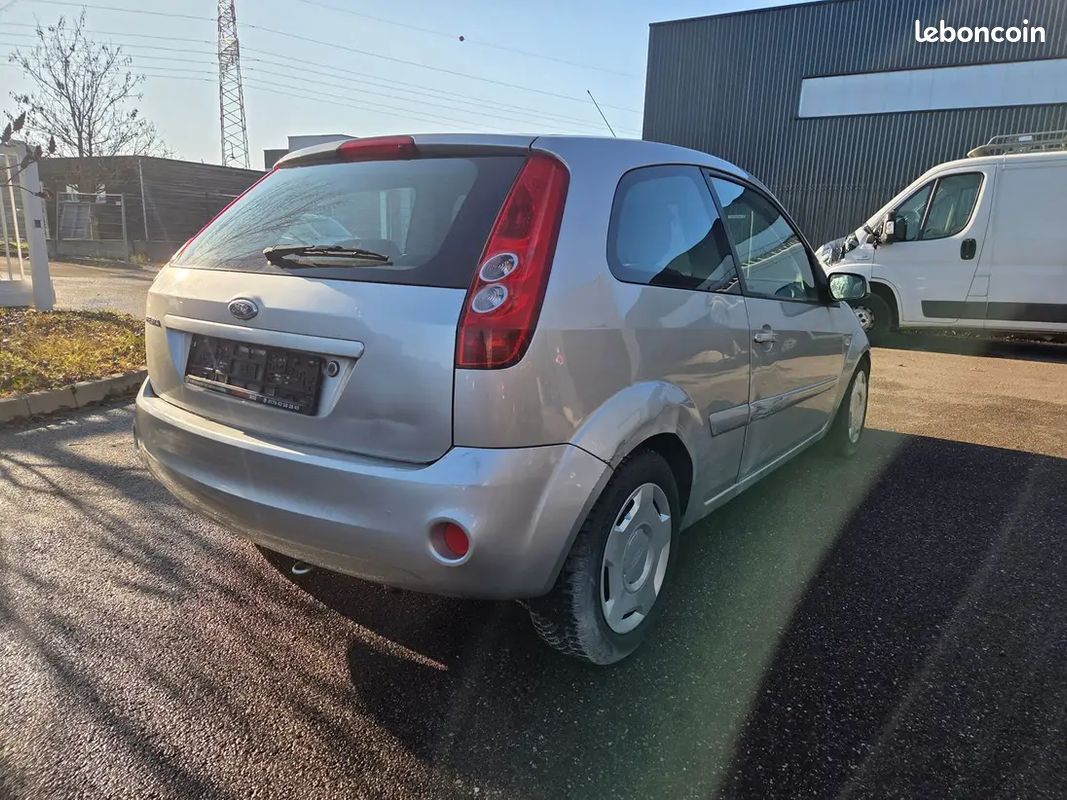 Ford Fiesta (image 3)