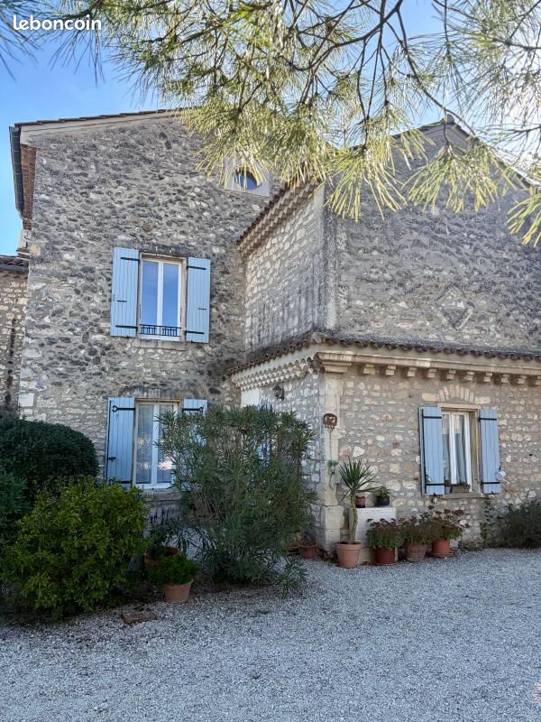 Immeuble 10 pièces 205 m² · à Saint-Paul-Trois-Châteaux · 205 m² · 630 000 €