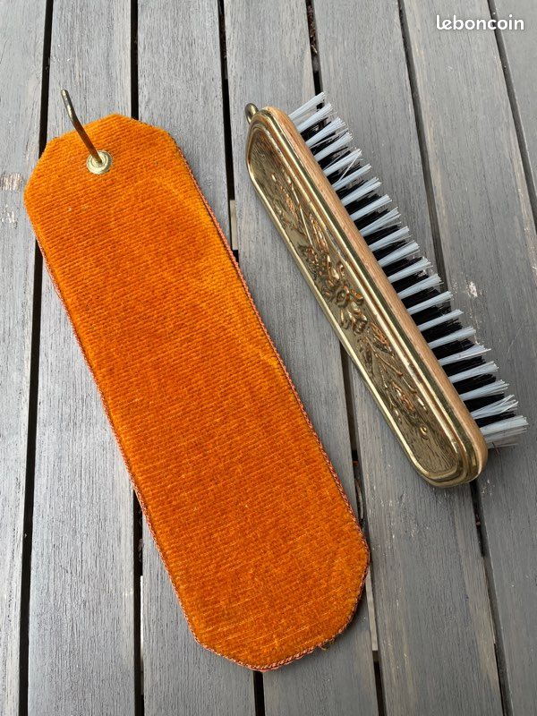 Brosse à chapeaux ou vêtements et son support (image 5)