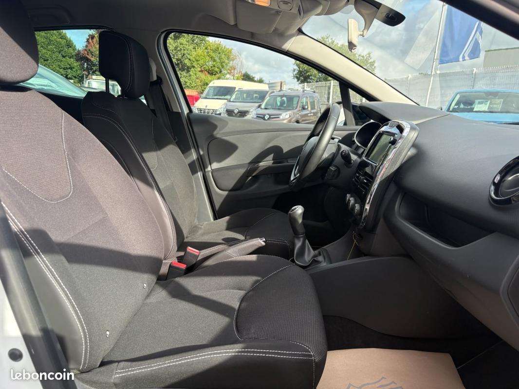 Renault Clio IV TCE 75CV LIMITED (image 19)