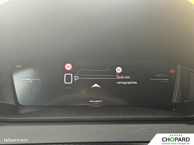 Peugeot 2008 Hybrid 145 e-DCS6 Allure (image 17)