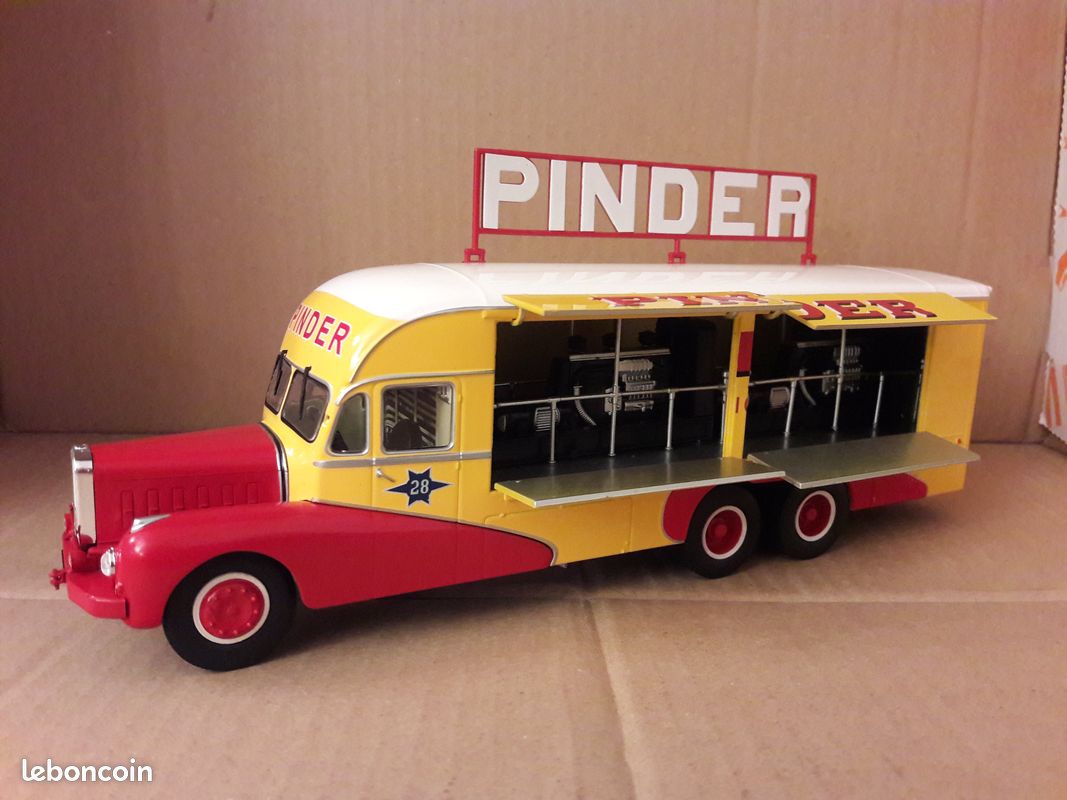 Camion Bernard 28 1951 Du Cirque PINDER - Modèle Réduit 1/43 Métal Direkt Collections, Neuf