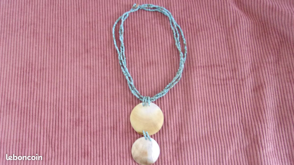 Collier (image 1)