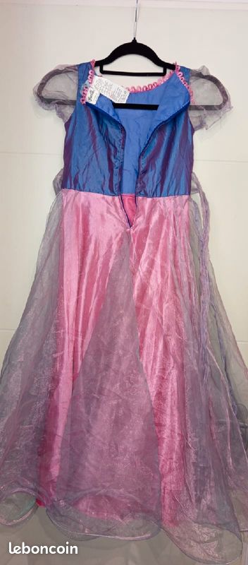 Vend déguisement robe princesse Barbie Vêtements