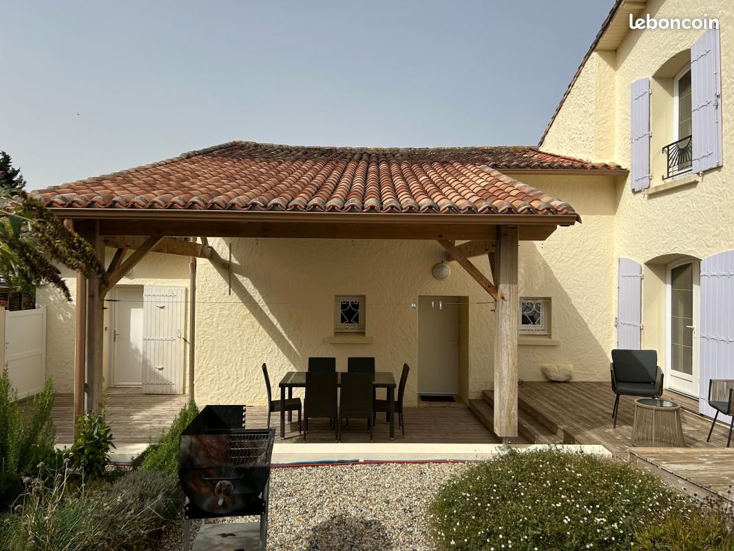 Maison 4 pièces 185 m² - Saint-Pierre-de-Juillers 17400 (image principale 0)
