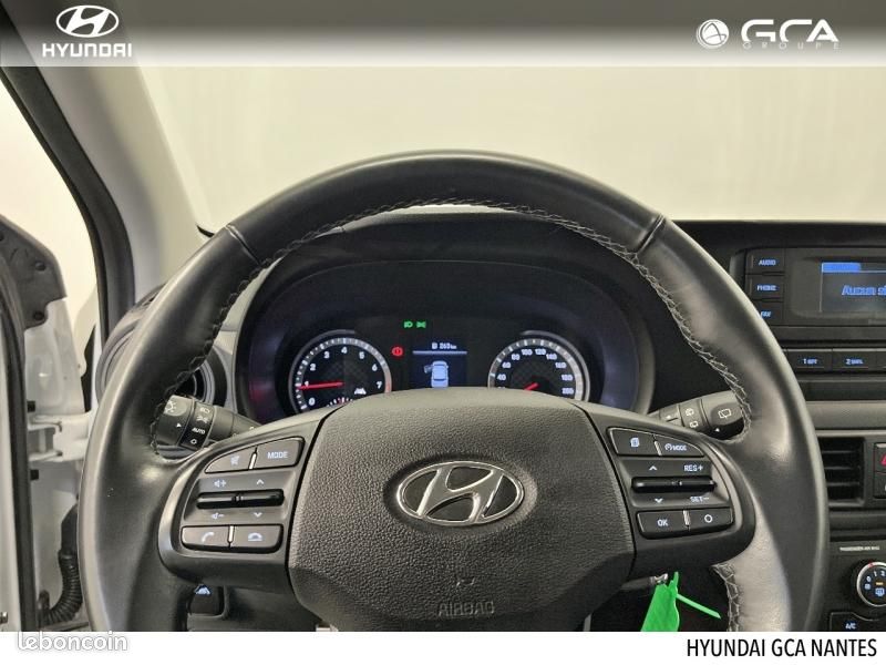Hyundai i10 1.0 67ch ECO Intuitive (image 13)