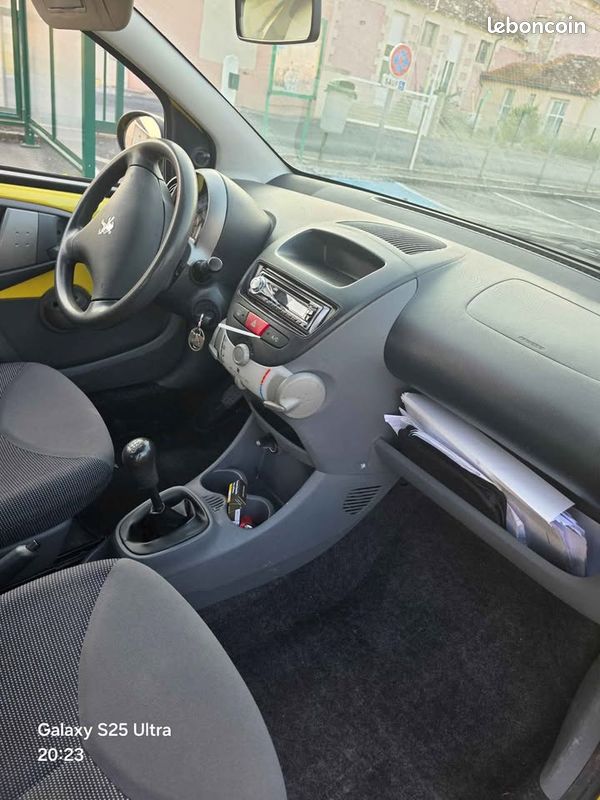 2006 Peugeot 107 (image 2)