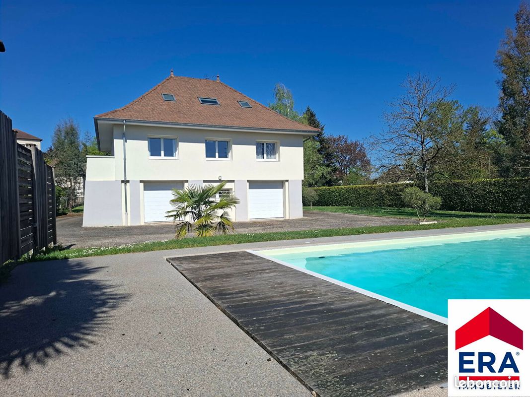 Maison 8 pièces 175 m² · à Les Avenières Veyrins-Thuellin · 175 m² · 425 000 €