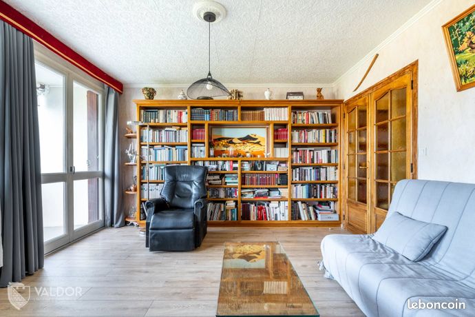 Apartment in Jassans-Riottier - View 3
