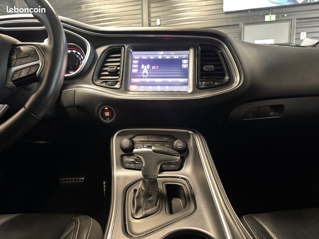 DODGE CHALLENGER - 6.4 V8 SRT8 392 HEMI - Garantie 12 mois (image 14)