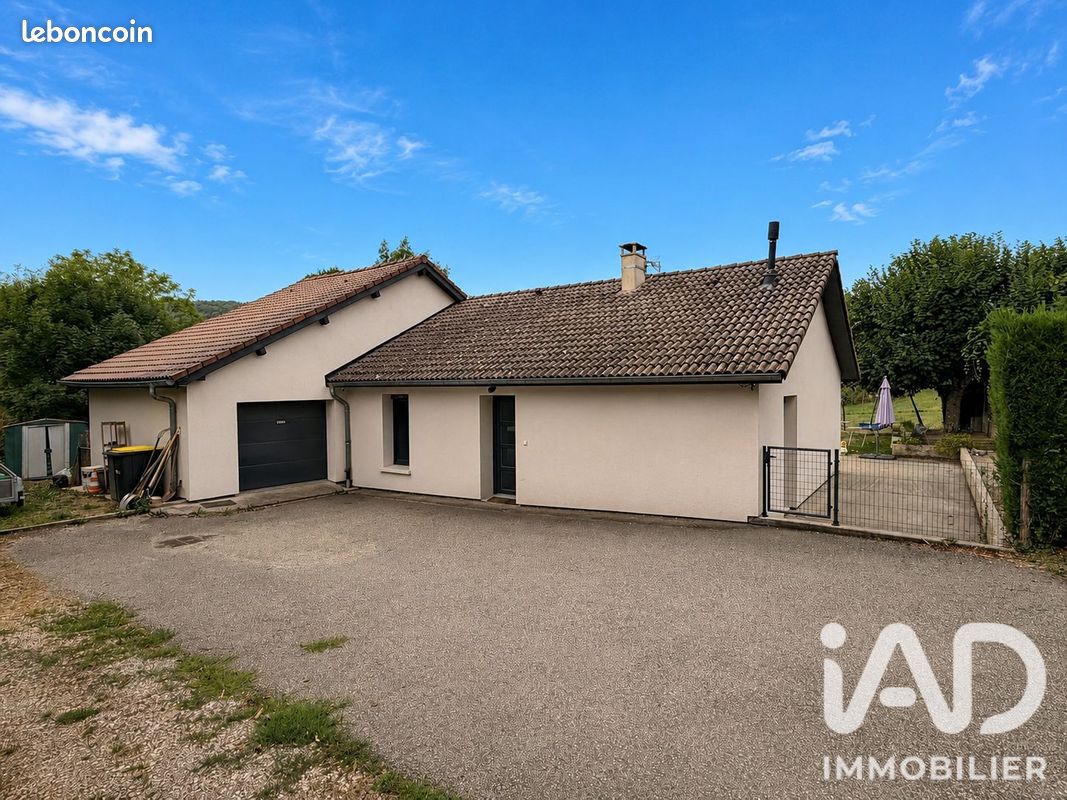 Maison 5 pièces 103 m² · à Saint-Geoire-en-Valdaine · 103 m² · 305 000 €