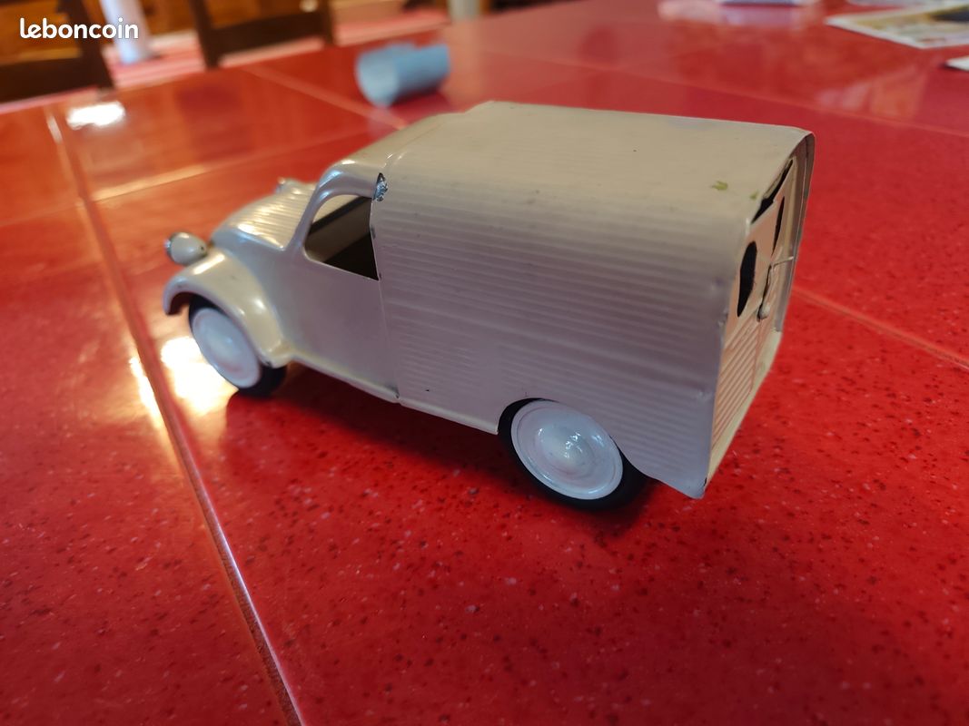 Daiya - Classic - Car - Citroën 2CV with friction