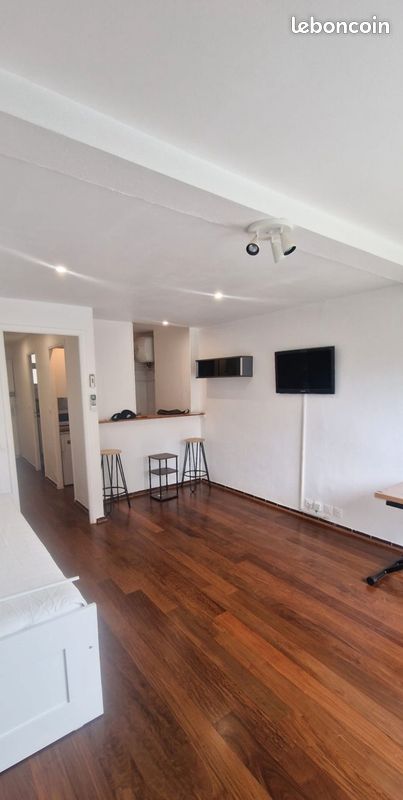 Appartement 1 pièce 28 m² · à Le Lavandou · 28 m² · 590 €/mois