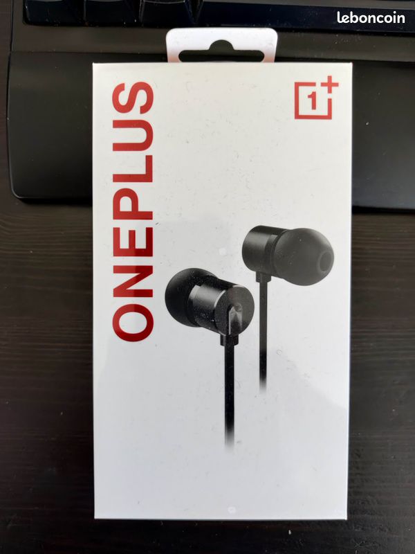 Oneplus Type-C Bullets Earphone Black (image 1)