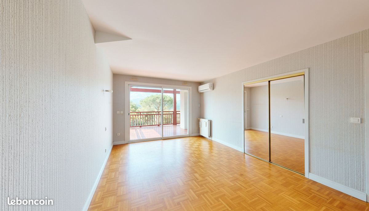 Propriété 9 pièces 251 m² (image 5)