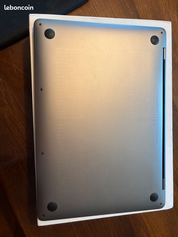 MacBook Pro 13" 2019 - Écran HS mais fonctionnel (image 3)