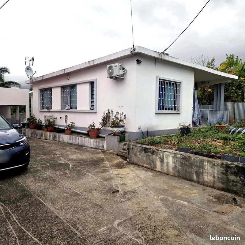 Maison 4 pièces 96 m² · à Saint-Denis · 96 m² · 350 000 €