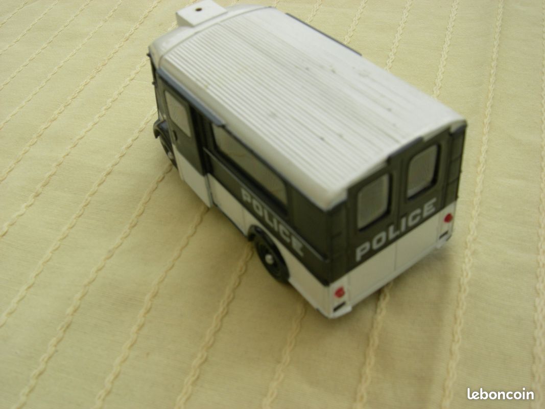 Véhicule Citroën Type H Norev Police miniature (image 7)
