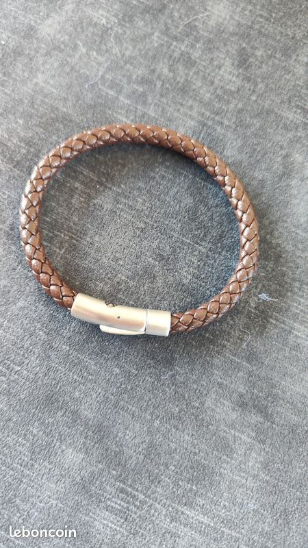Bracelet Bijou Rétro En Cuir Marron Avec Croix Et Cristaux - Occasion En Très Bon état - Style Bohème Et Déco