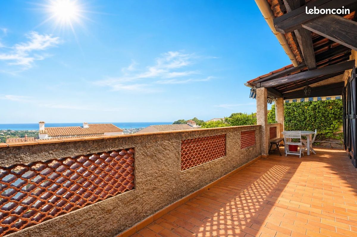 Maison 6 pièces 157 m² · à Cagnes-sur-Mer · 157 m² · 599 000 €
