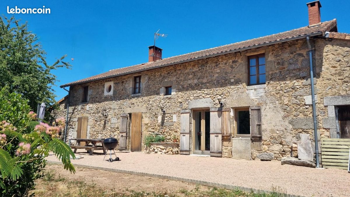 Maison 6 pièces 221 m² · à Savignac-de-Nontron · 221 m² · 299 250 €