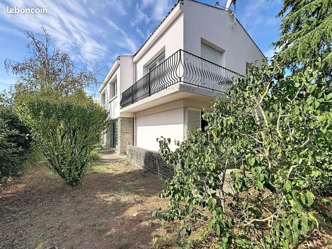 Maison 5 pièces 143 m² · à La Rochelle · 143 m² · 378 500 €
