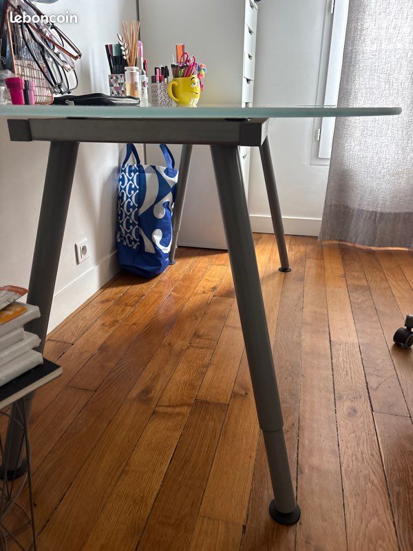 Bureau Ikea en verre (image 3)