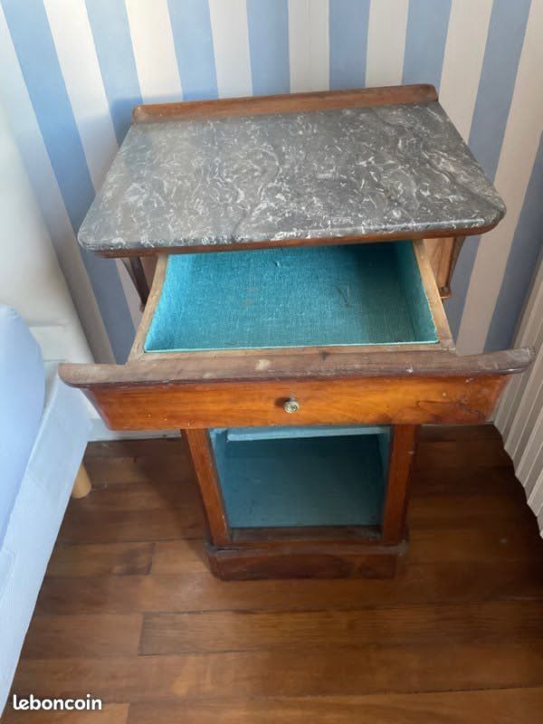 Table de nuit ancienne (image 2)