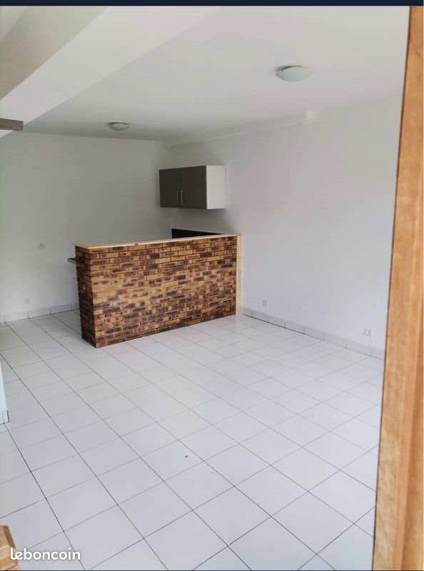 Appartement 3 pièces 42 m² · à Villeneuve-sur-Yonne · 42 m² · 550 €/mois