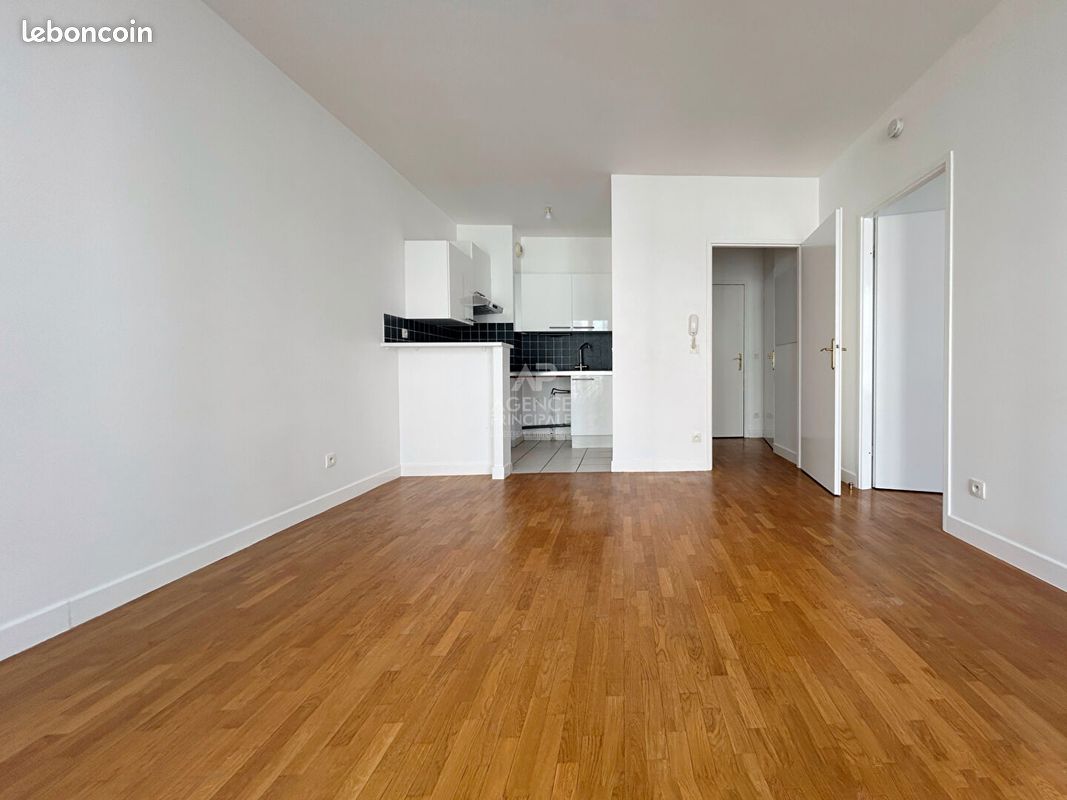 Appartement 2 pièces 37 m² · à Poissy · 37 m² · 888 €