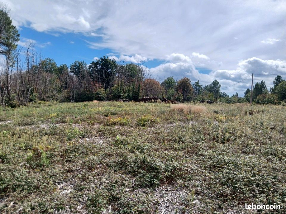 Terrain 2300 m² · à Saint-Astier · 23 000 €