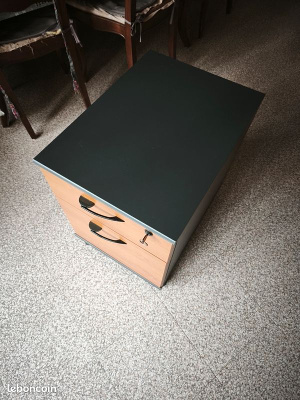 Grand bureau avec caisson (image 6)