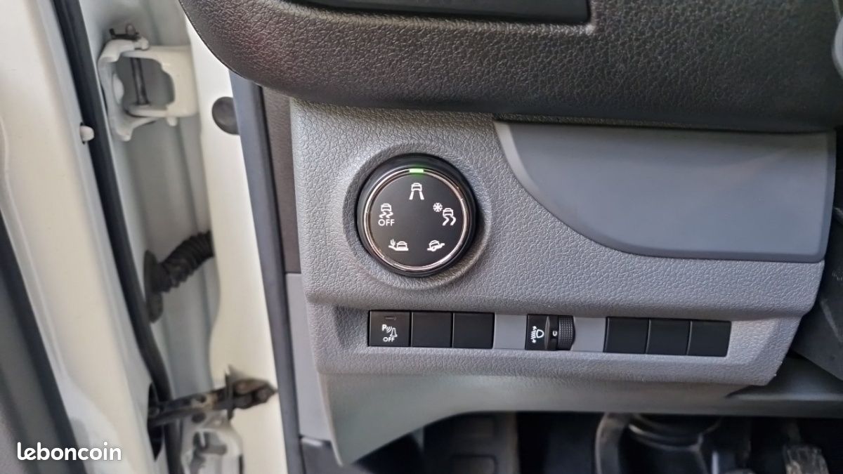 Citroën Jumpy Taille M BlueHDi 120 S&S BVM6 Club (image 19)