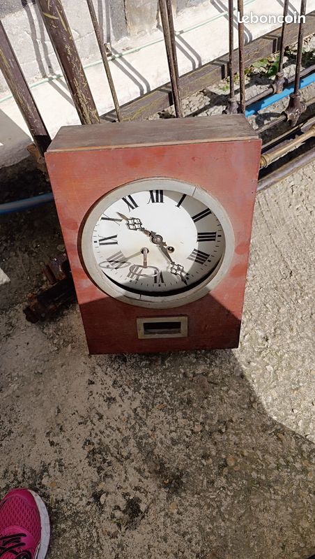 HORLOGE PENDULE ANCIENNE œil de bœuf avec son pendule et sa clé EUR 200