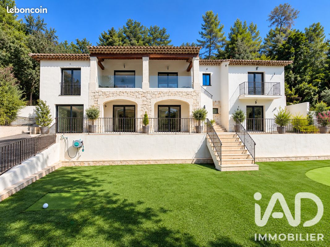 Maison 6 pièces 282 m² · à Roquefort-les-Pins · 282 m² · 1 790 000 €