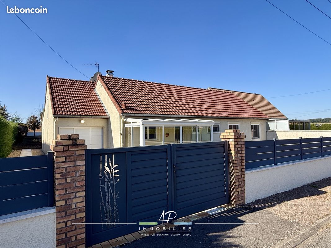 Maison 4 pièces 94 m² · à Charmes · 94 m² · 255 000 €
